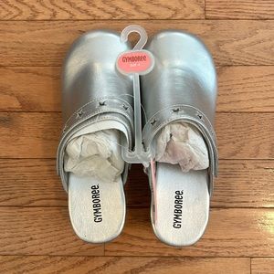 NWT Gymboree Schoolgirls Rock line metallic star clogs silver shoes size 4